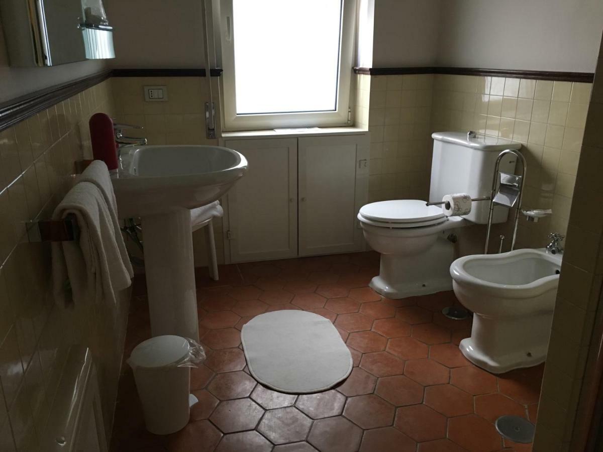 Gioviale Rooms Portici Buitenkant foto